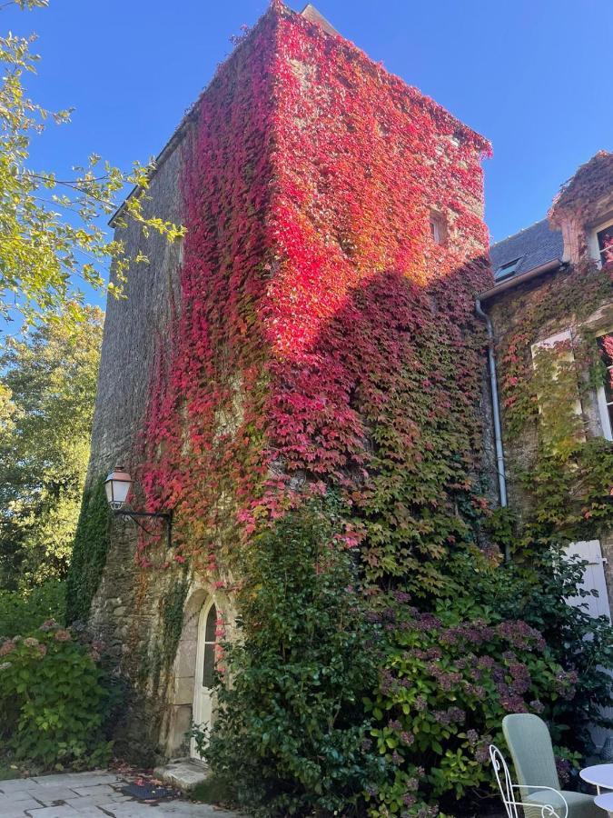 Manoir Du Vau D Arz Gites Et Chambres D Hotes Avec Piscine Malansac Exterior foto