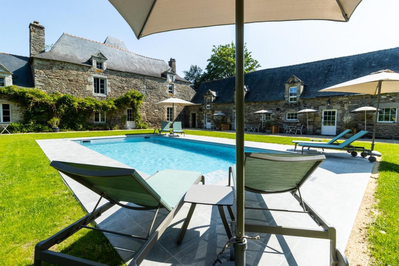 Manoir Du Vau D Arz Gites Et Chambres D Hotes Avec Piscine Malansac Exterior foto