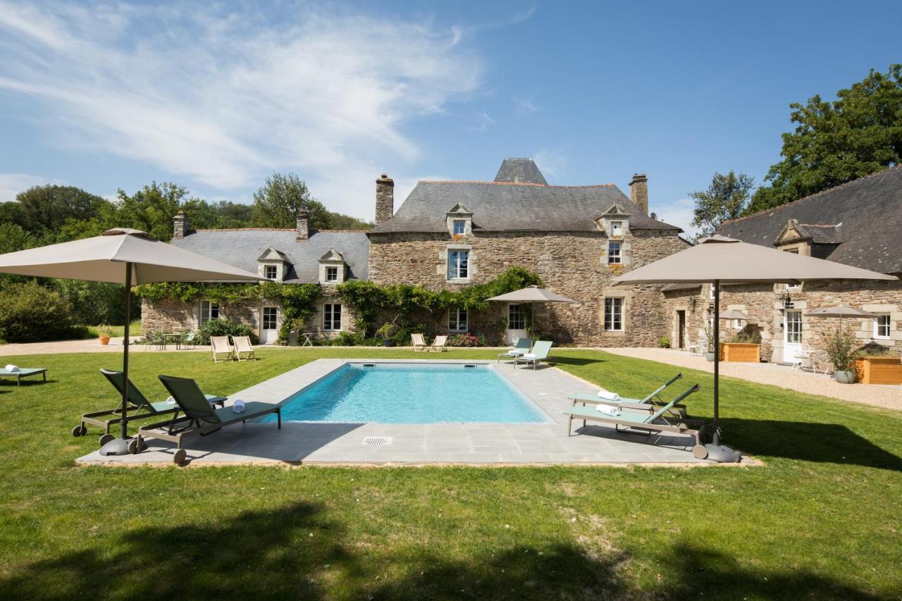 Manoir Du Vau D Arz Gites Et Chambres D Hotes Avec Piscine Malansac Exterior foto