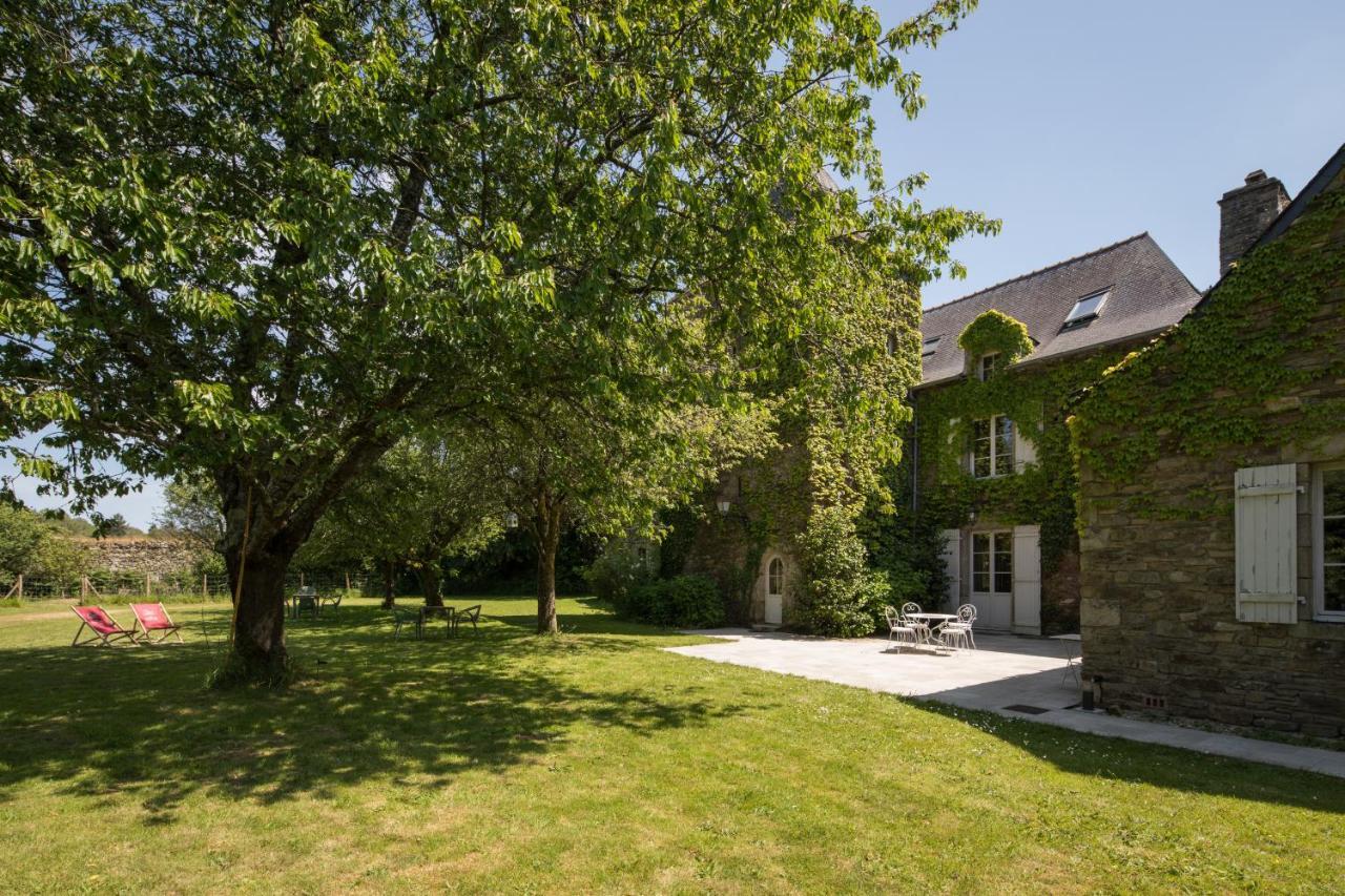 Manoir Du Vau D Arz Gites Et Chambres D Hotes Avec Piscine Malansac Exterior foto